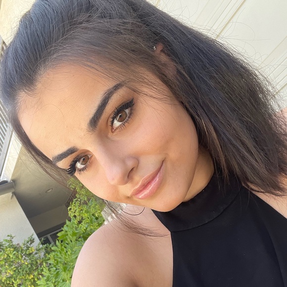 Meet your Posher, Kylie - Picture 1 of 1